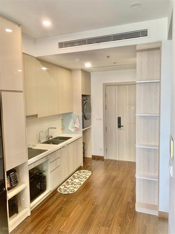 Cc bán căn 2pn  60m2  full đồ  4.2 tỷ kđt vinhomes smart city