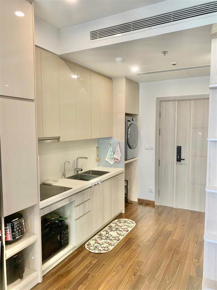 Cc bán căn 2pn  60m2  full đồ  4.2 tỷ kđt vinhomes smart city