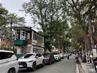 Chính chủ cần bán nhà mặt phố trúc bạch  giá 69 tỷ, mặt tiền 6.6m.  0913 398 ***