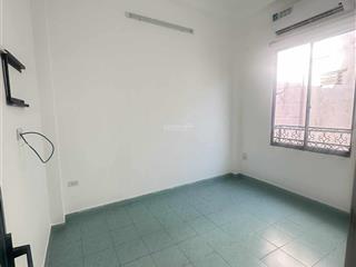 Trọ nữ thuê 4 phòng riêng lẻ, nvs mỗi tầng 1 cái, có bếp tủ lạnh, nội thất cơ bản