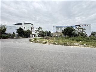 Chỉ vài tỷ đã có thể sở hữu căn góc ngay trung tâm làng đại học, sát vách trường đại học fpt