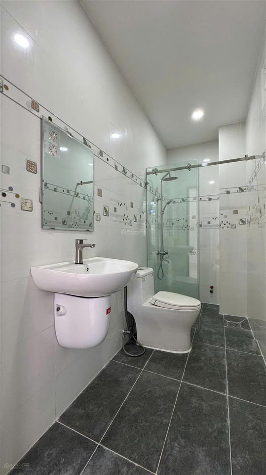 Nhà 4 tầng 122m2 (7x18)m tân hóa  lạc long quân 400m2 sàn thiết kế trống suốt