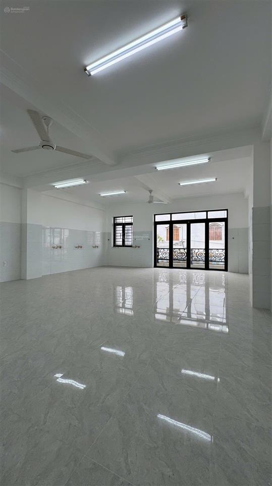 Nhà 4 tầng 122m2 (7x18)m tân hóa  lạc long quân 400m2 sàn thiết kế trống suốt