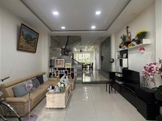 95m2 (4.5x21)m hòa bình gần đầm sen [đường 7m thông xe hơi tránh]