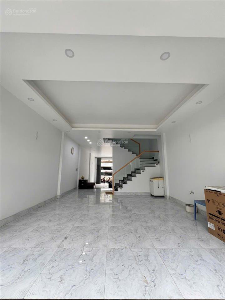 Đường nội bộ 10m 95m2 (5.5x18)m trệt 4 lầu. tiện kinh doanh  cho thuê