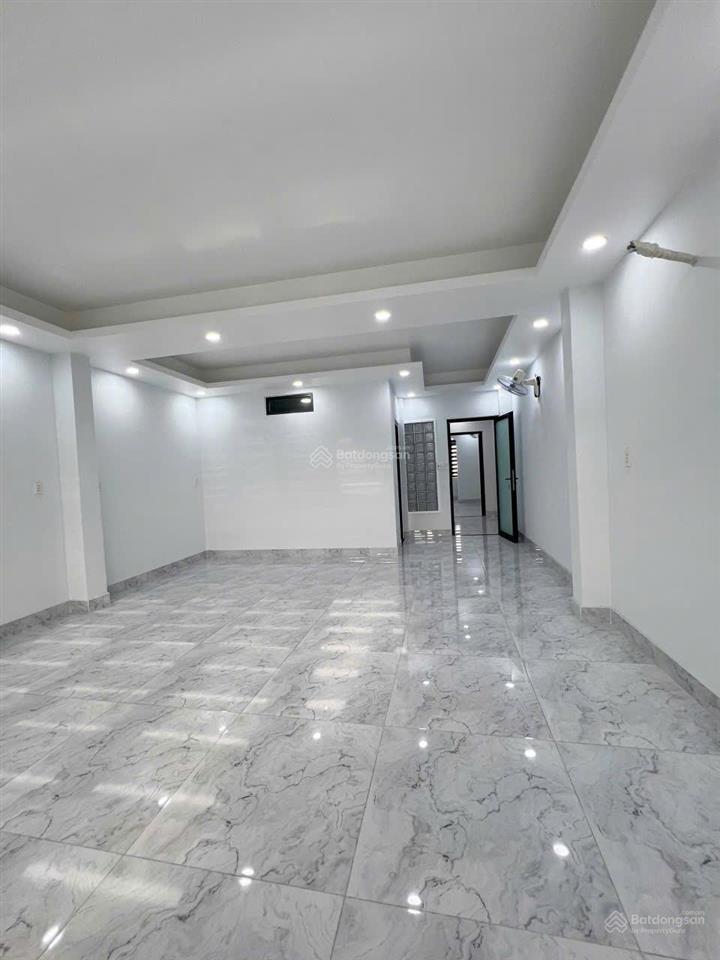 Đường nội bộ 10m 95m2 (5.5x18)m trệt 4 lầu. tiện kinh doanh  cho thuê