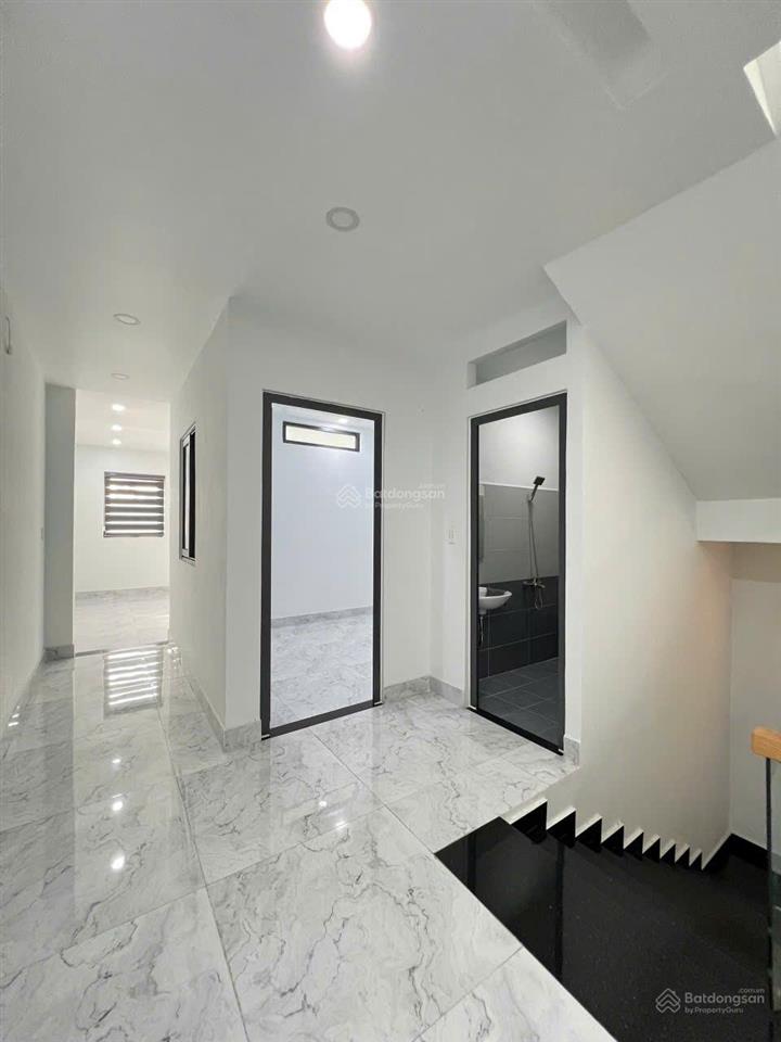 Đường nội bộ 10m 95m2 (5.5x18)m trệt 4 lầu. tiện kinh doanh  cho thuê