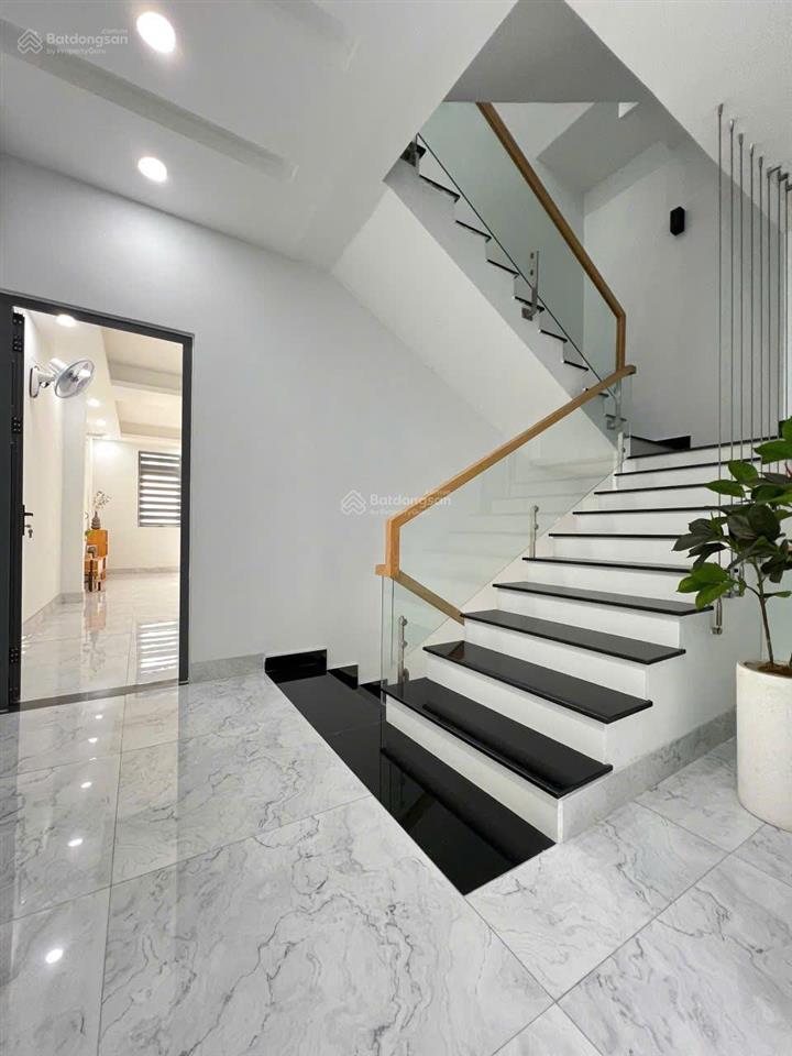 Đường nội bộ 10m 95m2 (5.5x18)m trệt 4 lầu. tiện kinh doanh  cho thuê