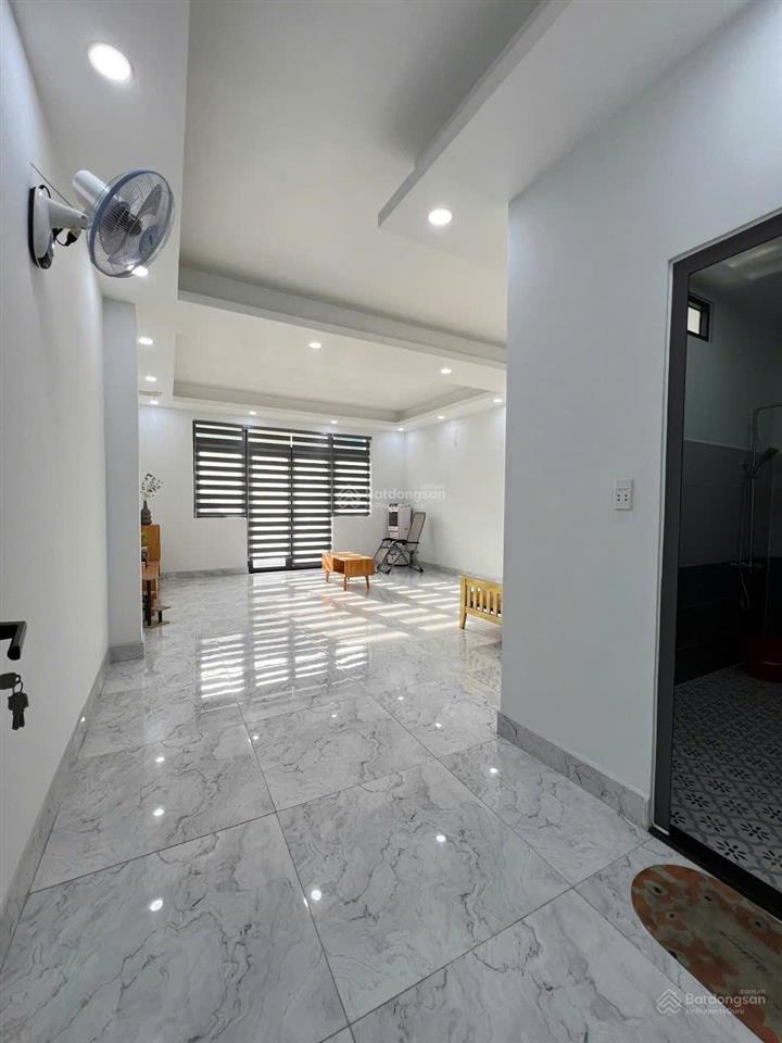 Đường nội bộ 10m 95m2 (5.5x18)m trệt 4 lầu. tiện kinh doanh  cho thuê