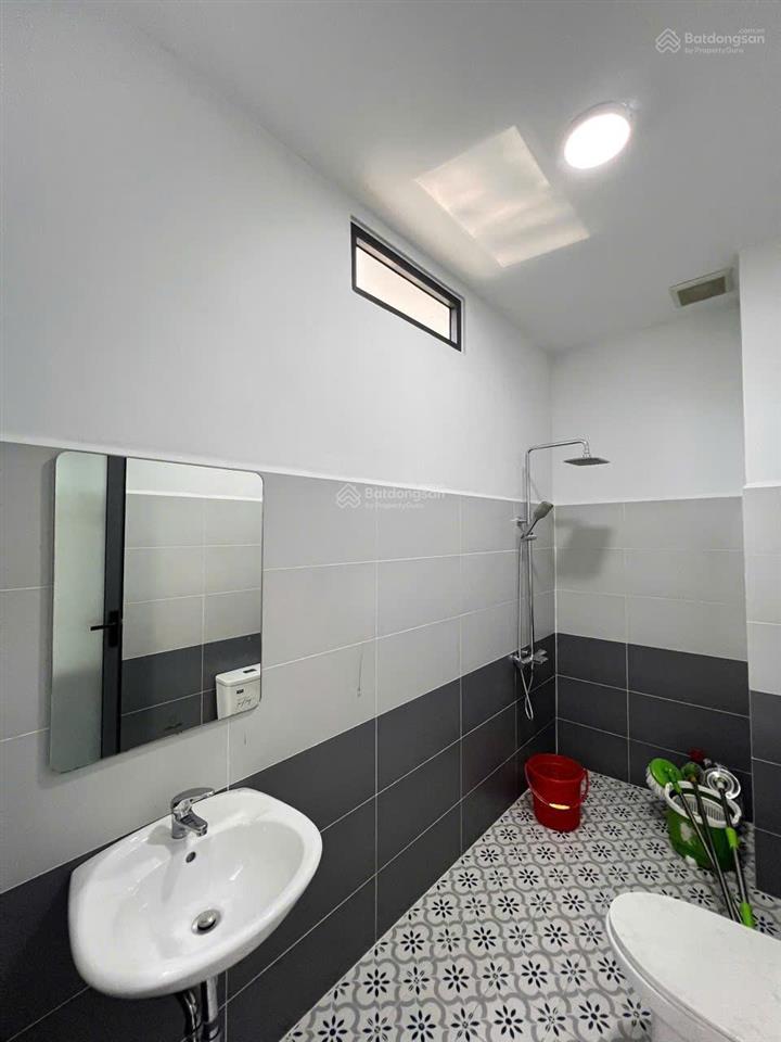 Đường nội bộ 10m 95m2 (5.5x18)m trệt 4 lầu. tiện kinh doanh  cho thuê