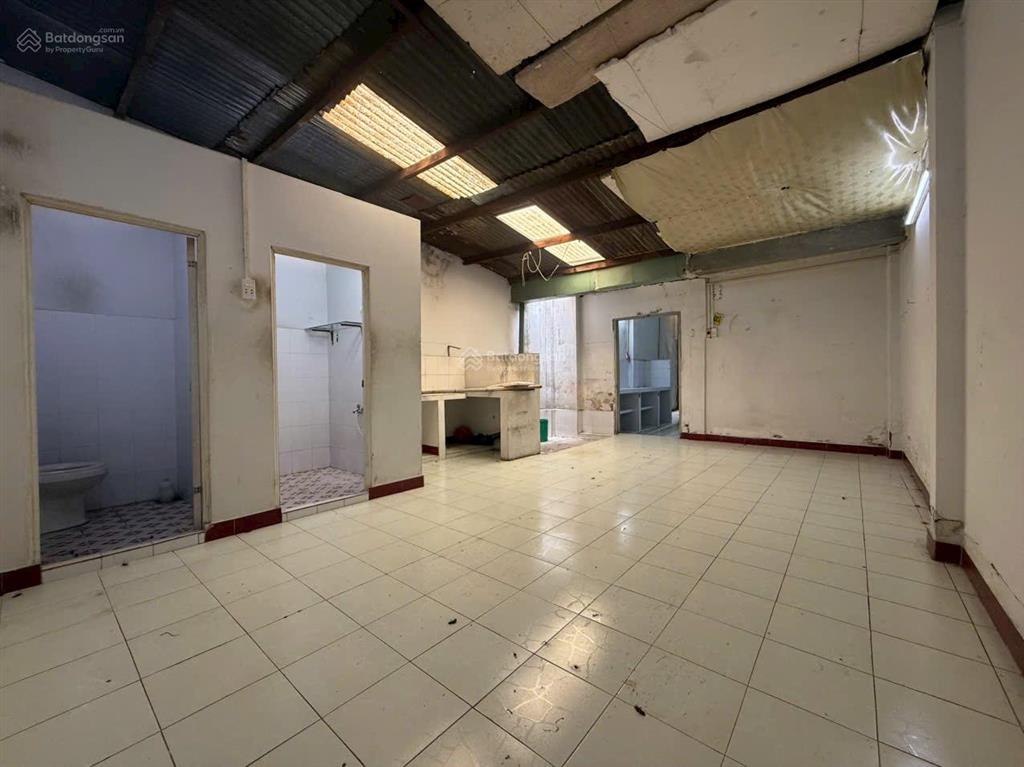 Ngay vòng xoay lê đại hành 79m2 xe hơi đỗ cửa gần mặt tiền