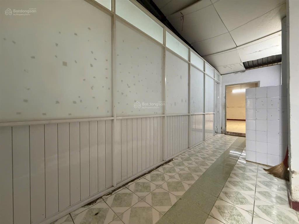 Ngay vòng xoay lê đại hành 79m2 xe hơi đỗ cửa gần mặt tiền