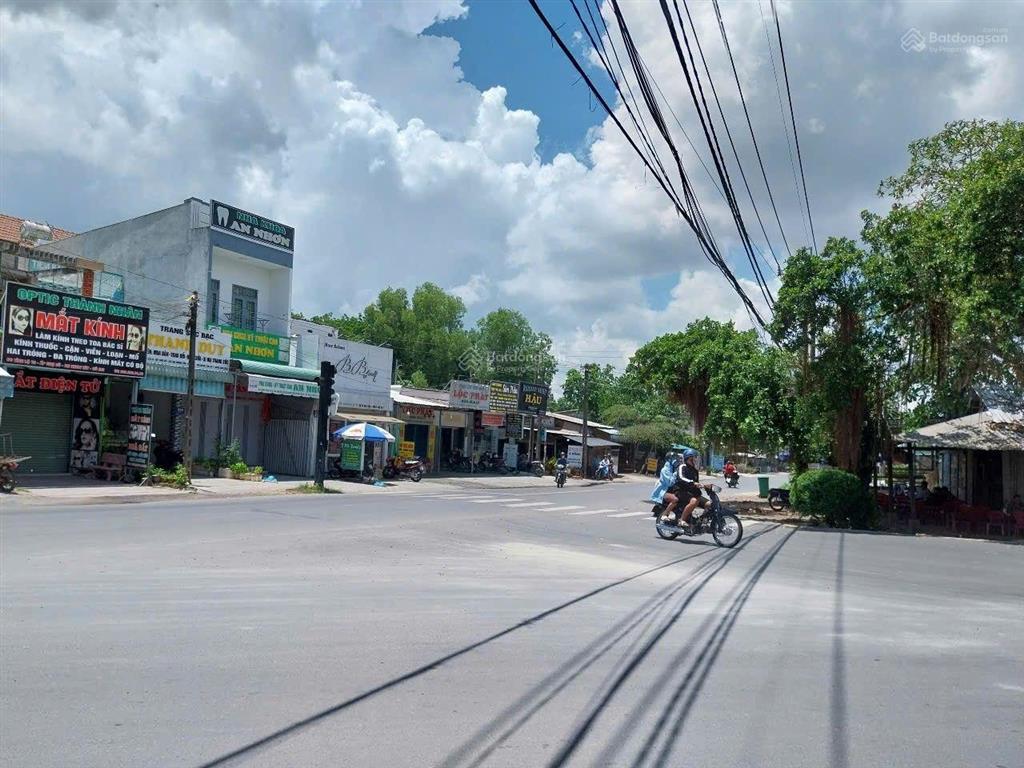 Đất thổ cư gần 100m, ngang 5m, vuông vức, tiện xây mới, khu dân cư, xe hơi tận nhà, gần mặt tiền