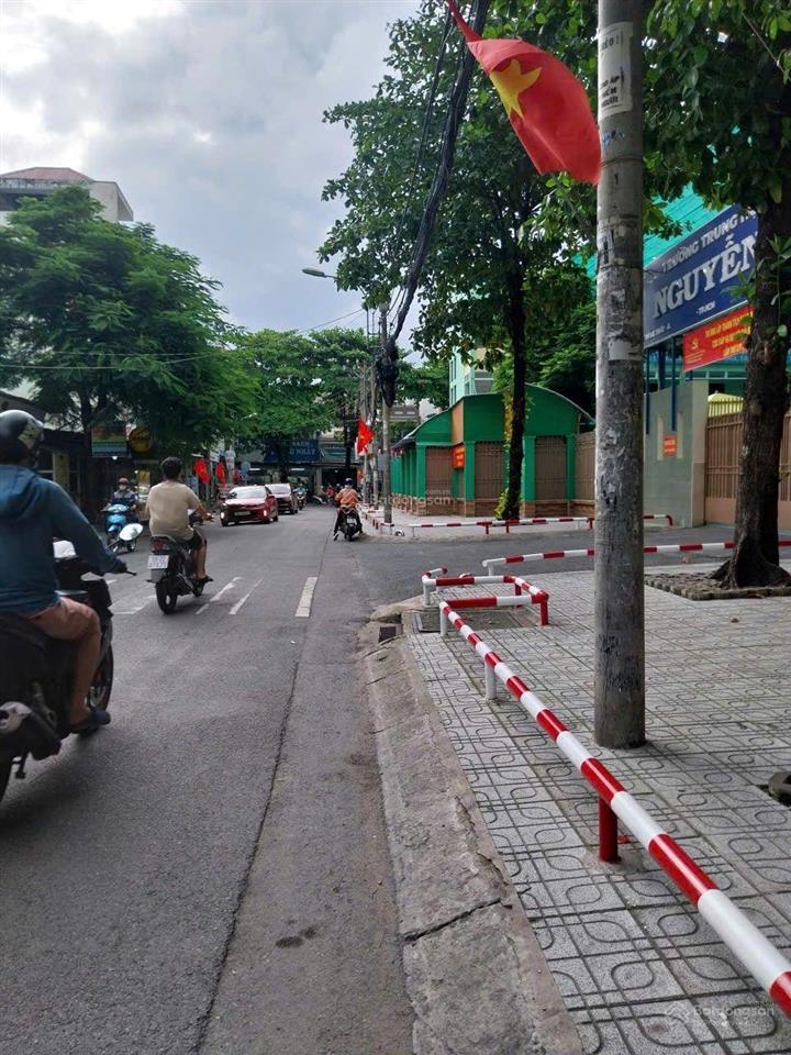 Chính chủ cần bán nhà mặt tiền kinh doanh + 11chdv khép kín sẵn nguồn thu. tiện ở và kinh doanh