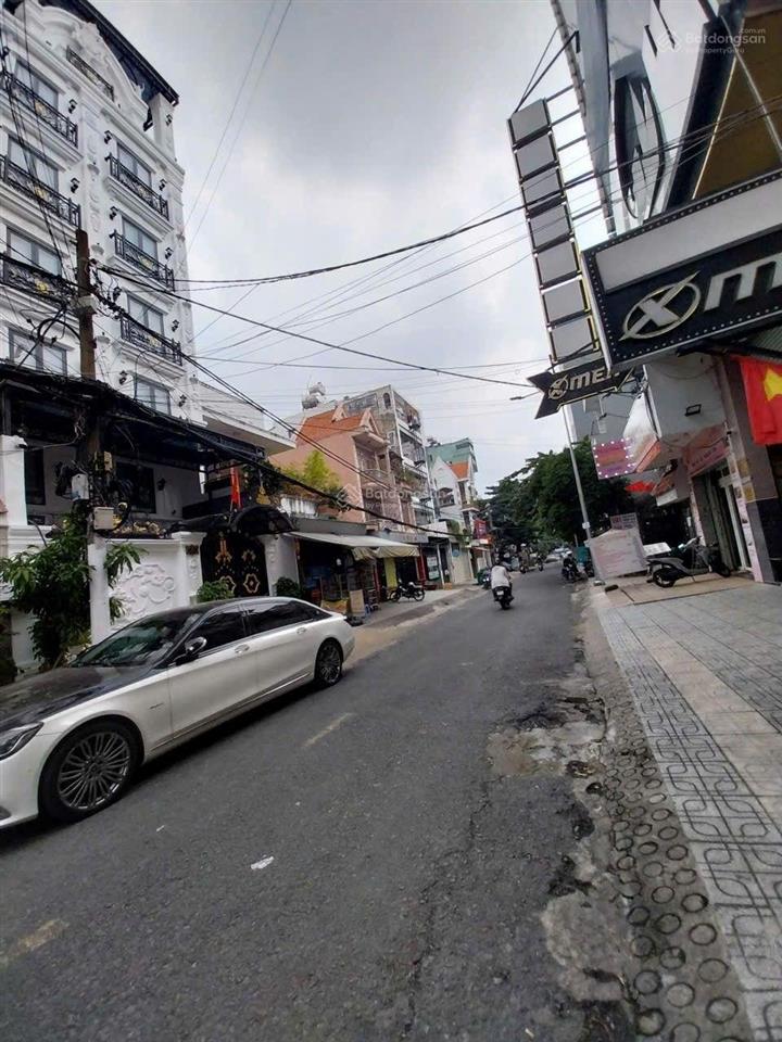 Bán tòa nhà chdv 2 mặt tiền dương quảng hàm, 7 tầng có thang máy 31 chdv khép kín