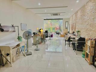 Chính chủ cho thuê văn phòng/mbkd 40m2  tầng 3 mặt phố lê đại hành, hai bà trưng
