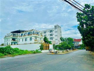 Bán nhà 3 tầng đẹp khu bên sông hiệp bình chánh, thủ đức  diện tích 100m2  giá chỉ hơn 11 tỷ