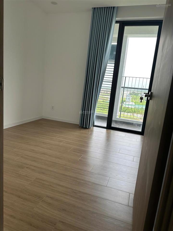 Cần bán căn mt eastmark 1pn+1 diện tích 63m2 giá 3,15 tỷ có sổ hồng view nội khu hồ bơi cực đẹp