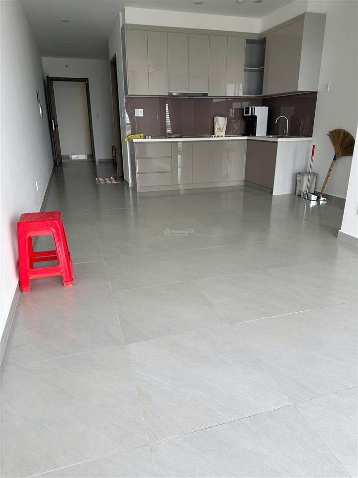 Cần bán căn mt eastmark 1pn+1 diện tích 63m2 giá 3,15 tỷ có sổ hồng view nội khu hồ bơi cực đẹp