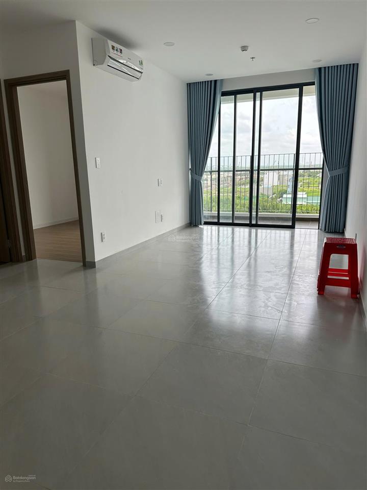 Cần bán căn mt eastmark 1pn+1 diện tích 63m2 giá 3,15 tỷ có sổ hồng view nội khu hồ bơi cực đẹp