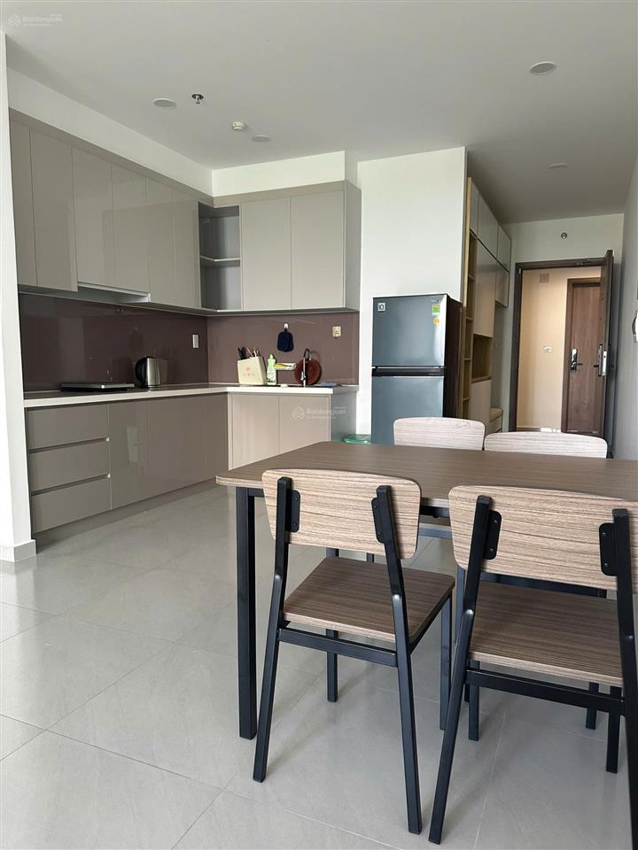 Cần bán gấp trong tháng căn 1pn + 65m2 view ngoài thoáng đầy đủ nội thất cao cấp giá 3,15tỷ sổ sẵn