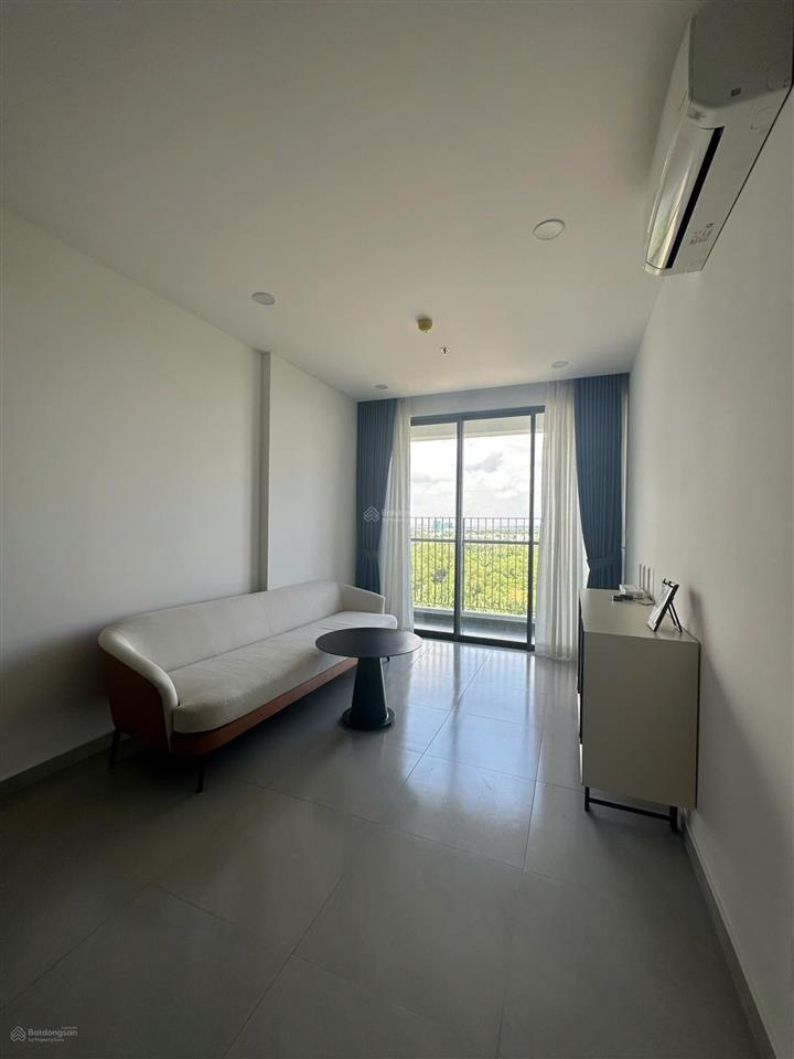 Cần bán gấp trong tháng căn 1pn + 65m2 view ngoài thoáng đầy đủ nội thất cao cấp giá 3,15tỷ sổ sẵn