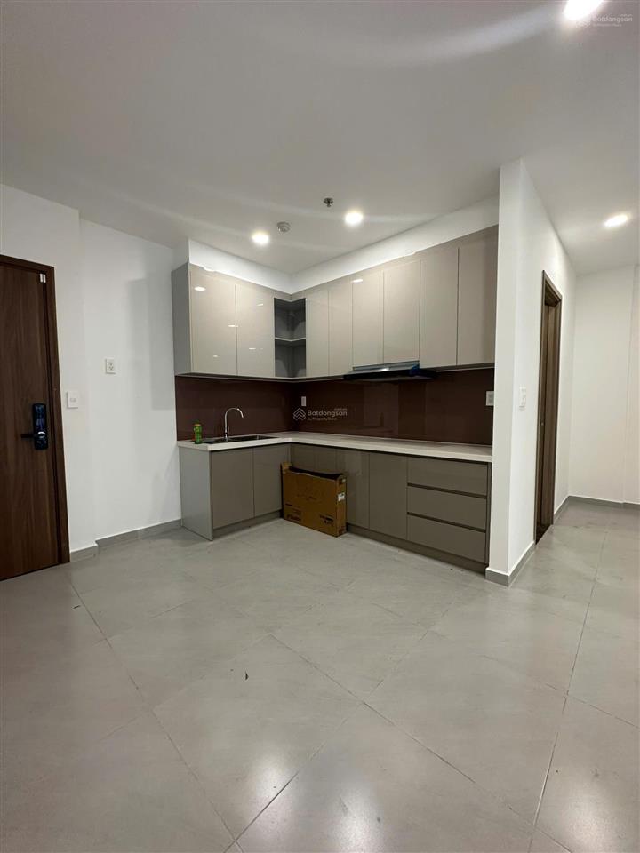 Chuyển nhượng căn 1pn + 63m2, view hồ bơi, sổ sẵn giá 3,1 tỷ ban công hướng nam mát mẻ