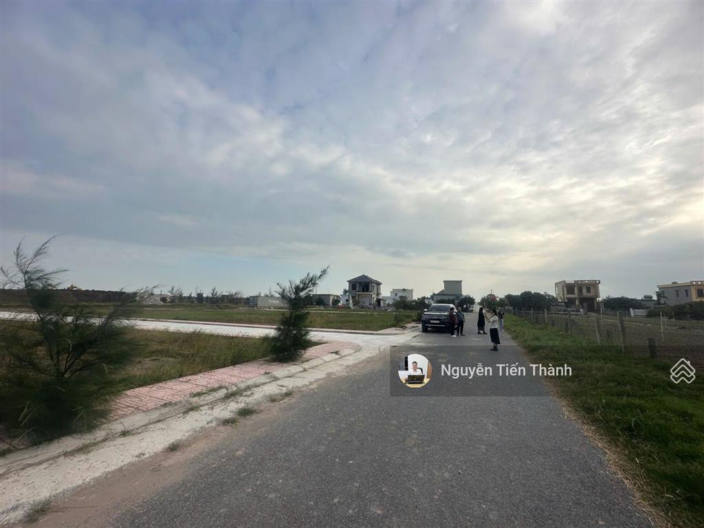 Chính chủ gửi bán lô đất biển 88,2m2. mặt tiền 5,5m giá 1,5 tỷ  sổ đỏ chính chủ