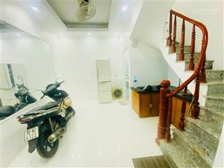 Bán nhà riêng lệnh cư  trung tâm đống đa  sổ vuông  ngõ thông  4 tầng đẹp  chỉ 4.x tỷ