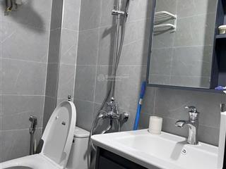 Bán nhà riêng dịch vọng  62m2  5 tầng  lô góc 2 mặt thoáng  15.x tỷ trung tâm cầu giấy
