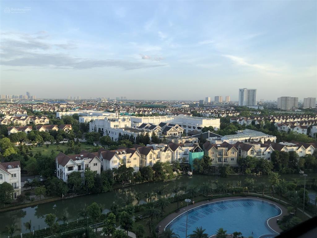 Em cần cho thuê căn 2pn 2vs không đồ tại vinhomes symphony view. giá 11tr/tháng