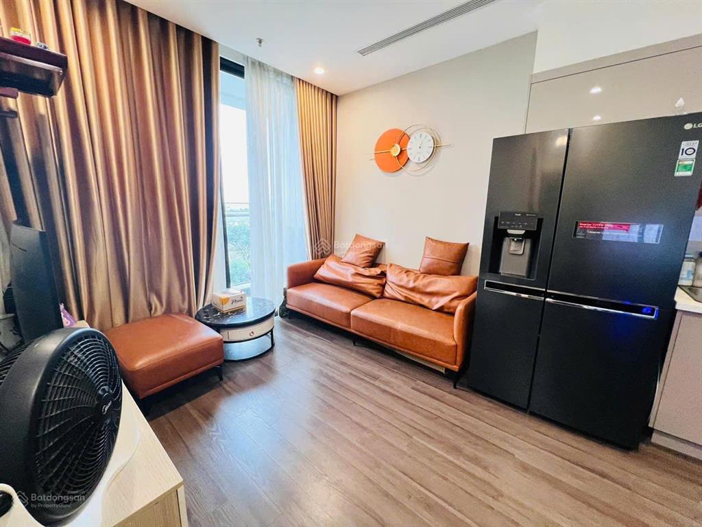 Em cần bán căn hộ 2pn1vs cần bán tại vinhomes symphony long biên. 0972 092 ***
