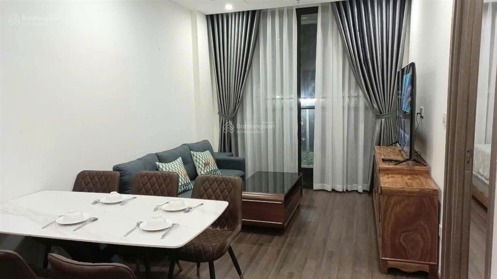 Em cần cho thuê gấp căn hộ 2pn2vs tại vinhomes symphony full đầy đủ nội thất. giá 14 triệu/tháng