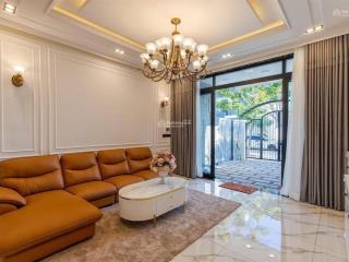 Siêu hiếm ! mặt tiền nguyễn thị huỳnhnguyễn văn trỗi.pn5mx16,5m 5 tầngchỉ 13 tỷtl0902 605 ***