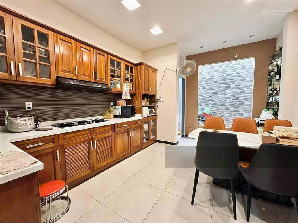 Nhà tốt 10 tỷ! hẻm 6m lê văn sỹ, quận 3  4mx20m, cn 70m2 (3 tầng  full nội thất) chỉ 10 tỷ