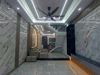 Bán nhà 3 lầu rưỡi gần chợ đầu mối bình điềnbình chánhsổ riêng , nhà xây kiên cố để ở, hỗ trợ vay