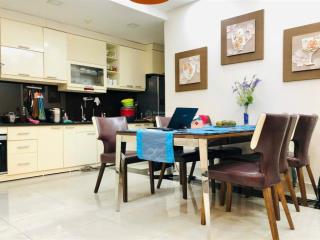 Gia đình cần bán nhanh căn hộ 3pn  căn hộ mới ở chung cư mandarin garden, tầng cao view thoáng.