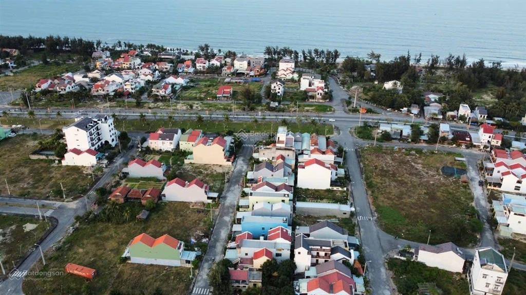 Cần bán đất làng chài tân thànhhội an.diện tích 215m mặt tiền đường thái thị bôi.giá8,5 tỷ