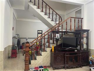 Bán nhà 3 tầng đẹp đường mê linh, phường 9, đà lạt có sân đậu ô tô giá tốt