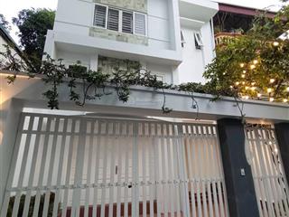 Bán biệt thự bồ đề 130m2 3 tầng, mặt tiền 7,5m chỉ 203tr/m vuôn vắn, nở hậu. ngõ thông ô tô 7 chỗ