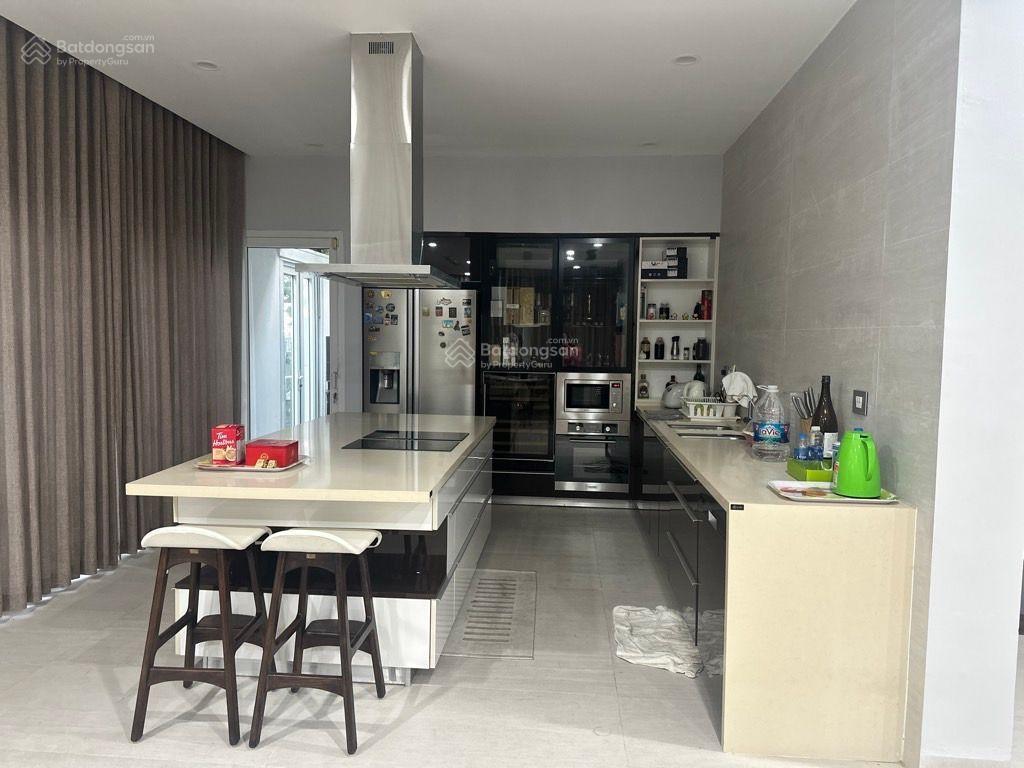 Bán biệt thự bồ đề, ngõ thông 2 ô tô, ô tô vào nhà. kinh doanh đỉnh cao. chủ xây tâm huyết.