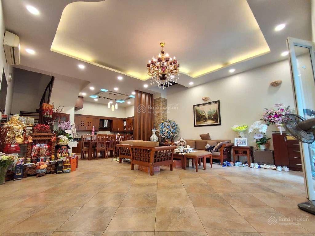 Bán biệt thự bồ đề, ngõ thông 2 ô tô tránh, ô tô vào nhà, kinh doanh, ô chờ thang máy. sổ phân lô.