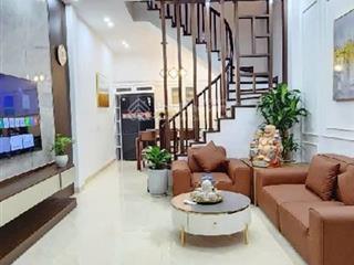 Chính chủ bán nhà hoàng mai 36,6m2, 5 tầng, giá 6,98 tỷ, gần công viên hồ đền lừ, cách o to 40m