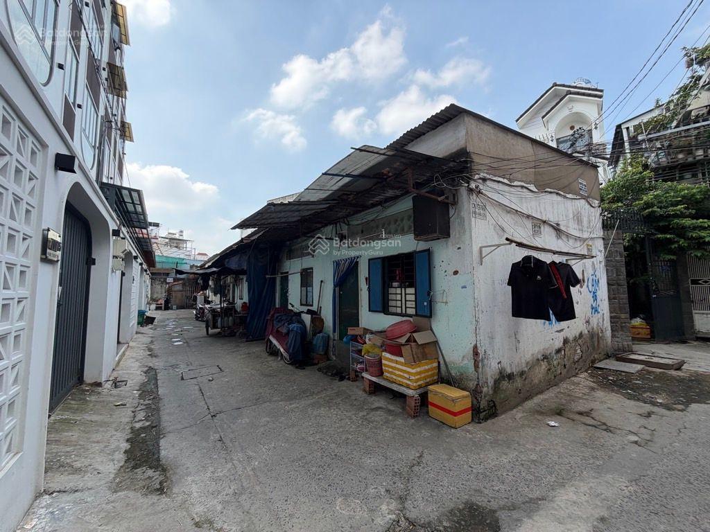 Nhà quận tân phú giáp tân bình khu vip tân sơn nhì gần sân bay 8 phút 6m x 27m chỉ ~72 triệu/ m2