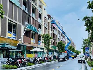 Chính chủ cho thuê nhà phố 1trệt  4lầu. rất phù hợp kd và vp. giá 45tr/tháng còn thương lượng