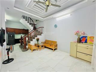 Nhà đẹp ngõ 68 cầu giấy 32m26 tầng giá 7.8 tỷ.