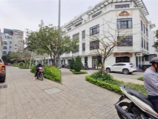 Bán liền kề vinhomes gardenia hàm nghi, dt 93m2/5 tầng, mt 6m, đường ô tô 18m