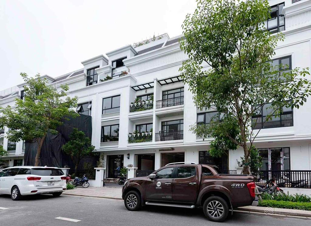 Bán biệt thự vinhomes gardenia hàm nghi, cầu giấy, giá 72 tỷ, dt 155m2/mt 8m/ 4 tầng, đường 10m