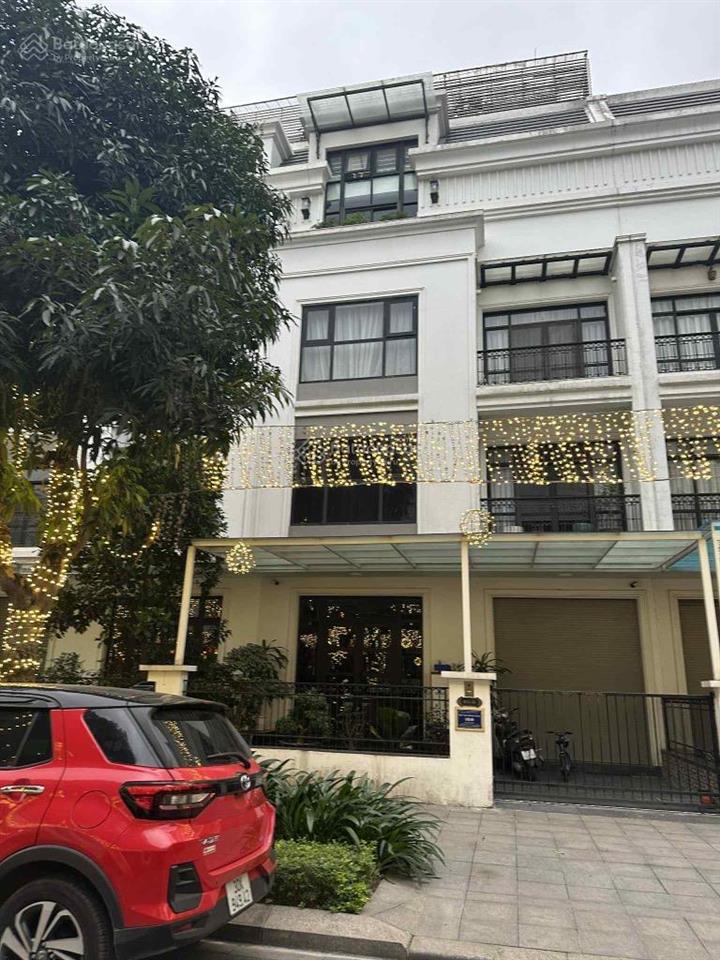 Bán biệt thự vinhomes gardenia hàm nghi, cầu giấy, giá 72 tỷ, dt 155m2/mt 8m/ 4 tầng, đường 10m