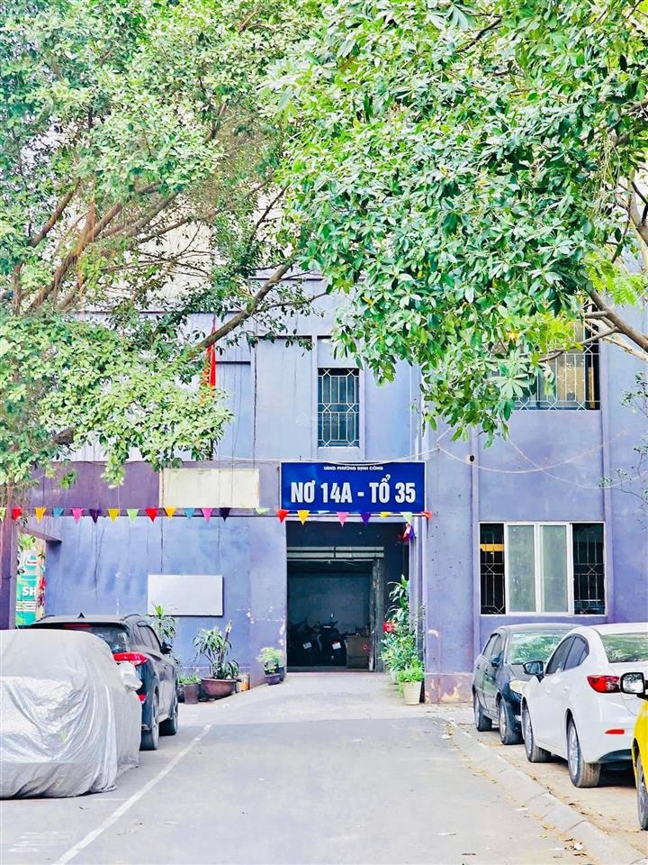 Bán toà nhà chung cư nơ 14. kđt định công. 2 phòng ngủ. lô góc dt 60m2. giá 4.5 tỷ